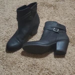 Boots size 7